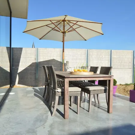Modern In With Private Garden Villa *