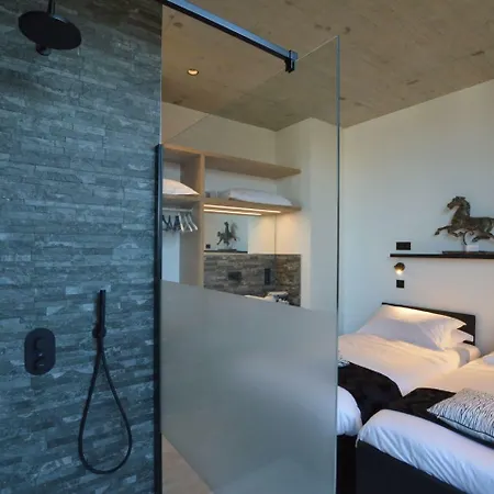 Modern In With Private Garden *