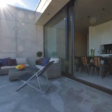 Modern In With Private Garden *